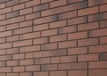 High-Performance External Brick Slips for Energy-Efficient Walls