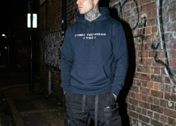 Best Y2K Graphic Shirts for a Cyber-Inspired Outfit