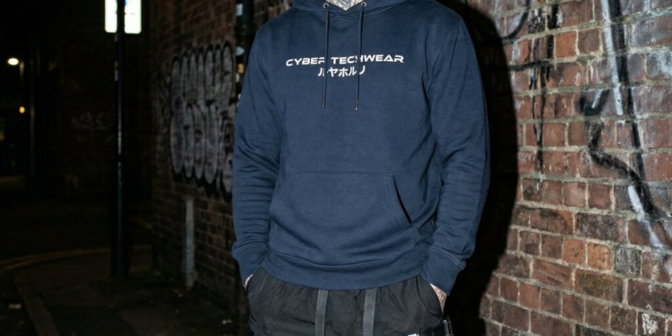Best Y2K Graphic Shirts for a Cyber-Inspired Outfit