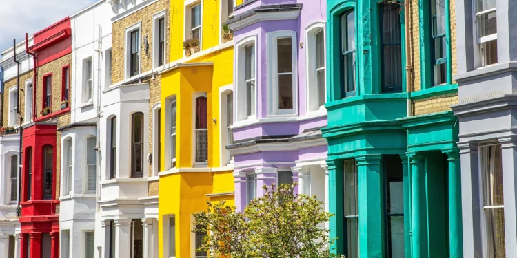 How to Book Luxury Family Apartments in London During Peak Season 
