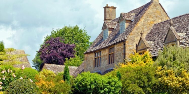 How Cornwall Buying Agents Access Off-Market Property Opportunities
