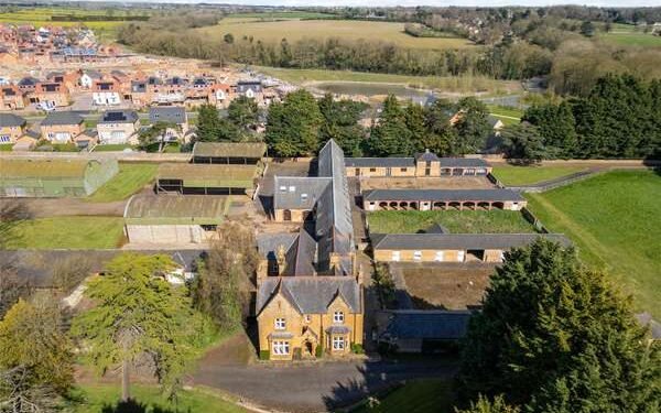 What Today's Buyers Expect from Properties in Rushden and How Demand Is Evolving