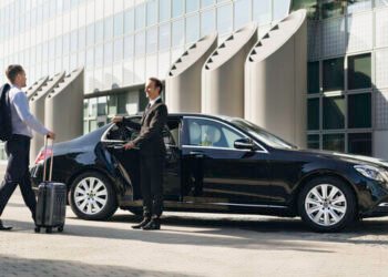 Why More Travelers Are Choosing Airport Taxi Services Instead of Driving Themselves