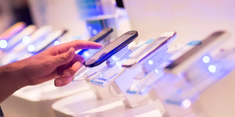 Can Businesses Rent Bulk Mobile Phones for Staff Events? How It Works