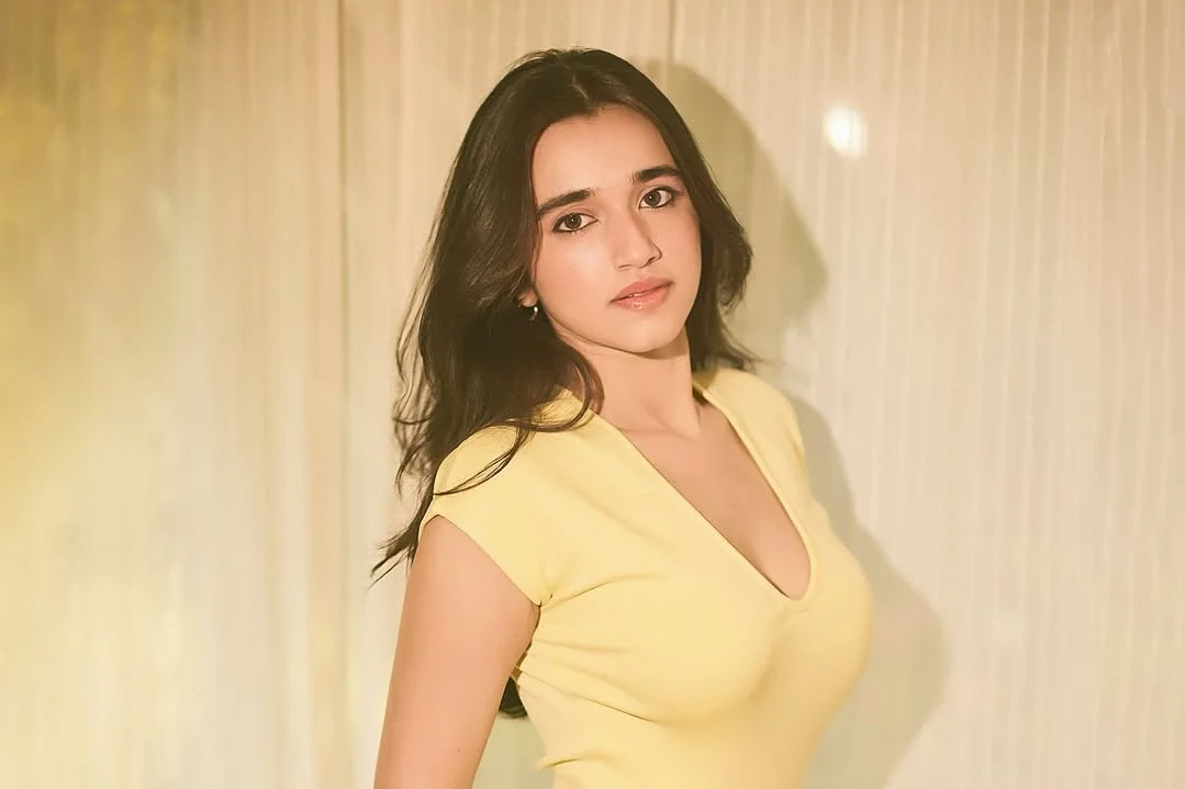 kayla davies age