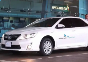 Choosing the Right Airport Taxi — Luton, Heathrow, or Gatwick