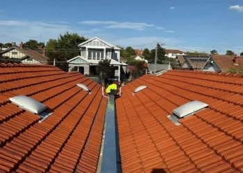 Essential Guide to Roof Tile Maintenance and Restoration in Melbourne
