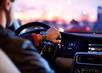 Elevating Your Commute: How Luxury Car Scents Transform Daily Driving Stress
